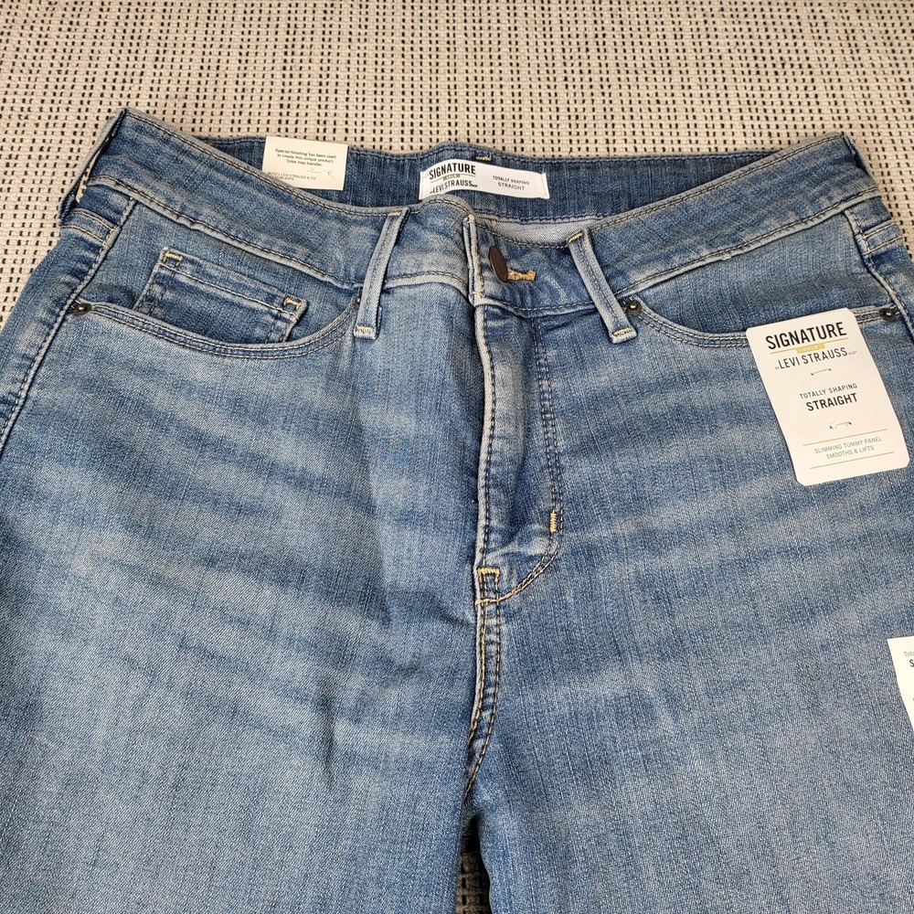 Signature‎ Gold Levi Strauss Totally Shaping Straight Jeans Womens 8M Blue Denim